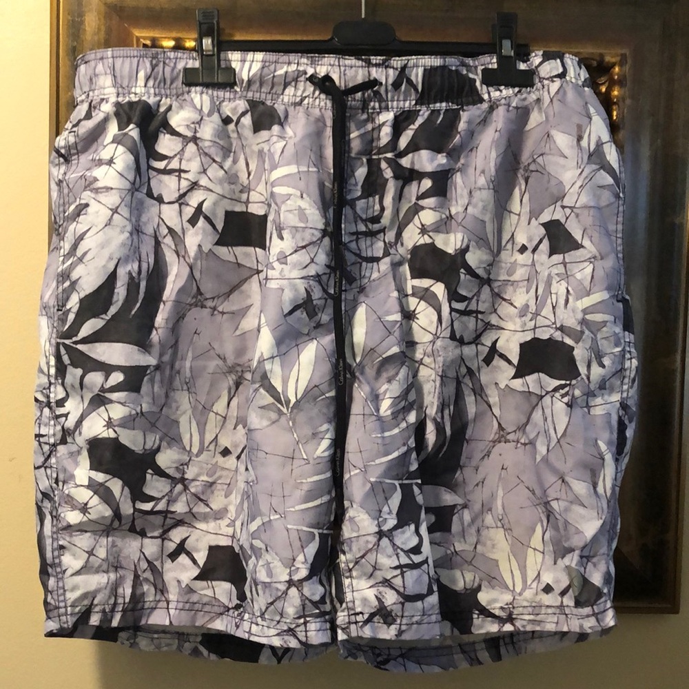 🌊 Calvin Klein Men stretch high waist band, front pockets, back pocket trunks